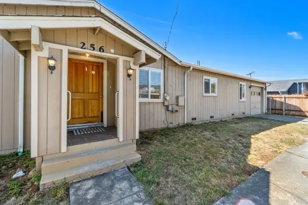 256 Orchard Lane, Fortuna, CA 95540