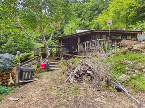 1326 China Creek Road, Whitethorn, CA 95589