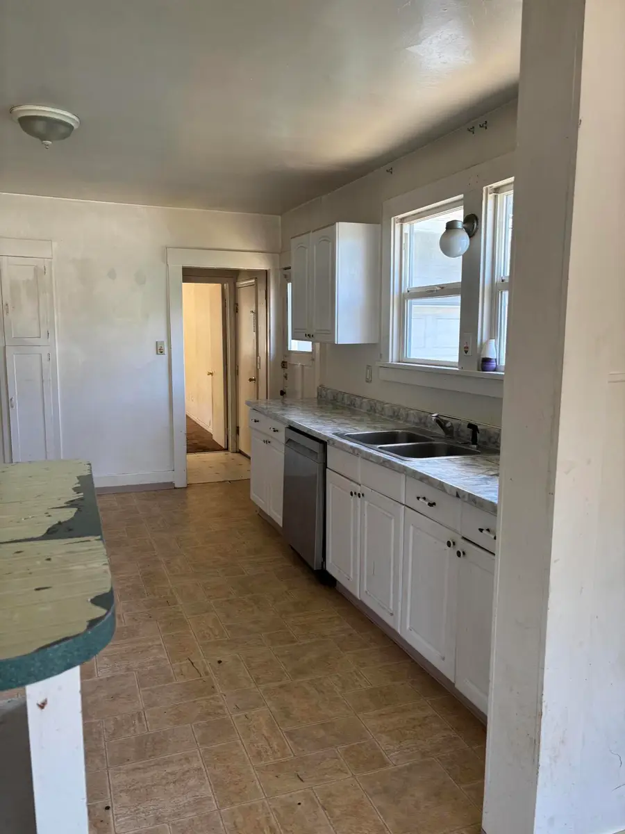 3561 F Street, Eureka, CA 95501 - #2