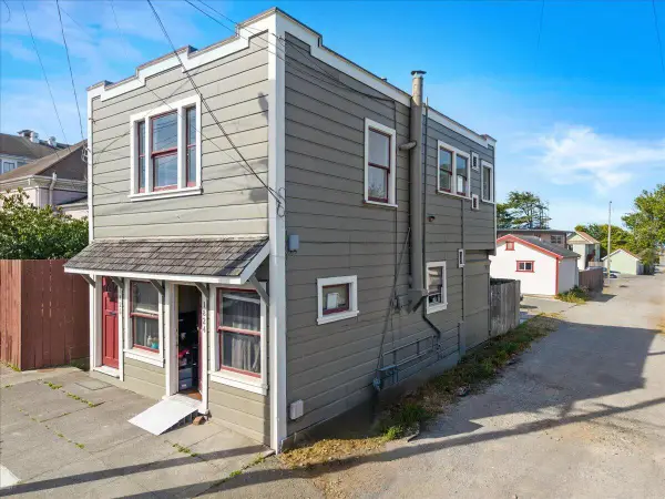 1824 California Street, Eureka, CA 95501