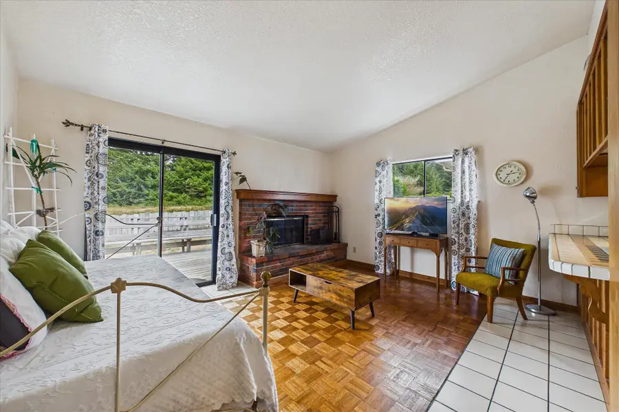6241 Pryor Street, Eureka, CA 95503 - #3