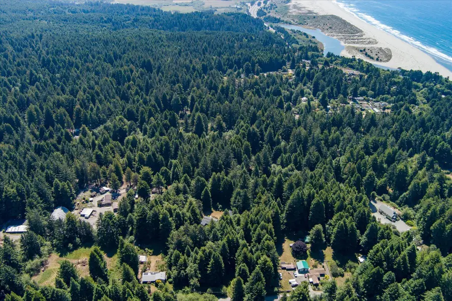 930 8th Avenue, Westhaven Moonstone, CA 95570 - #3