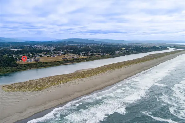 3078 Sand Pointe Drive, McKinleyville, CA 95519