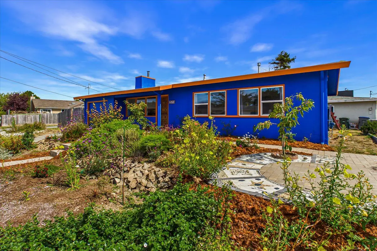 2590 Wyatt Lane, Arcata, CA 95521 - #1