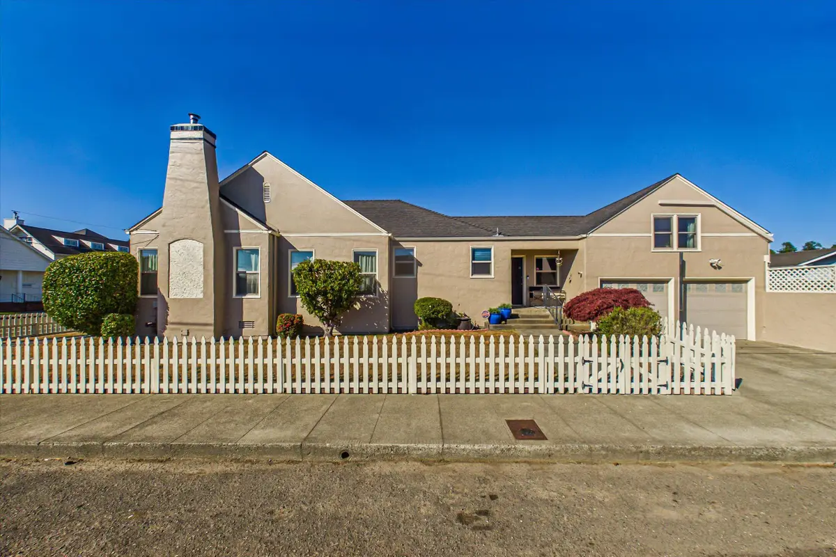2535 J Street, Eureka, CA 95501 - #1