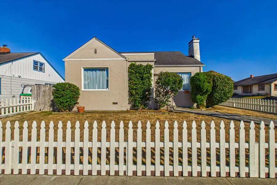 2535 J Street, Eureka, CA 95501 - #3