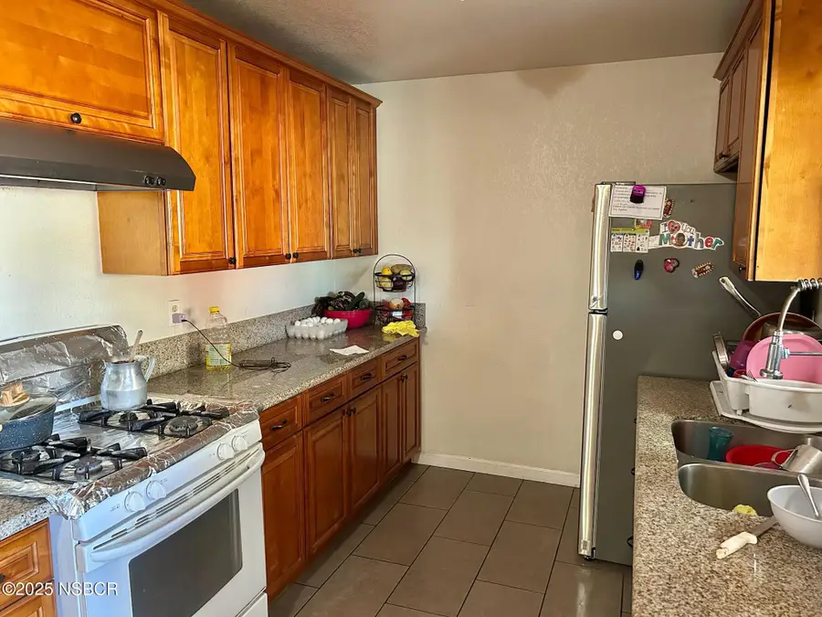 1011 W Harding Avenue, Santa Maria, CA 93458 - Image #2