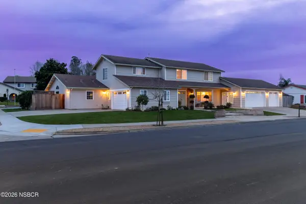 390 Meadowbrook Drive, Santa Maria, CA 93455