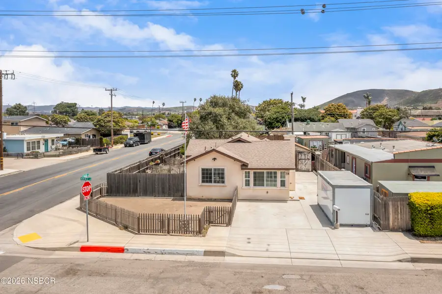 138 N E Street, Lompoc, CA 93436 - #3