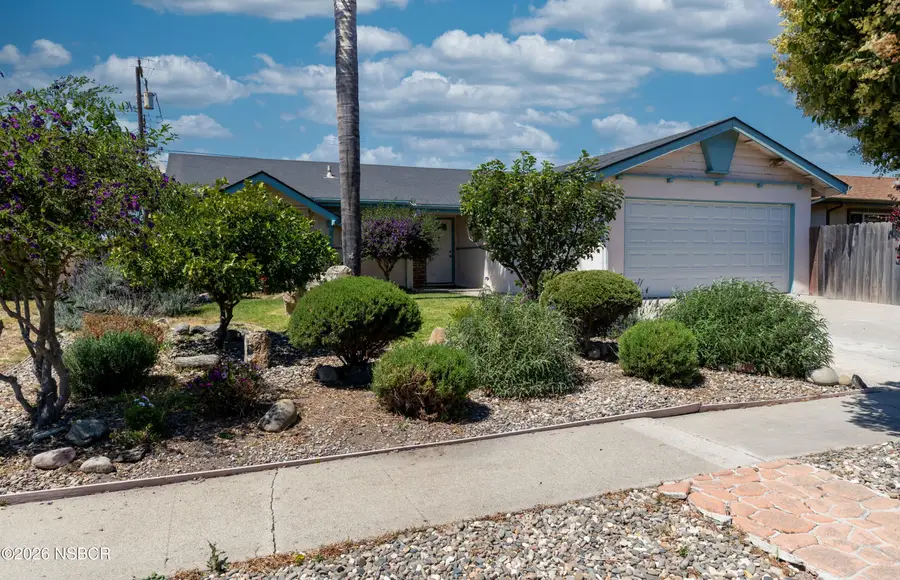 925 W Hickory Avenue, Lompoc, CA 93436 - #2