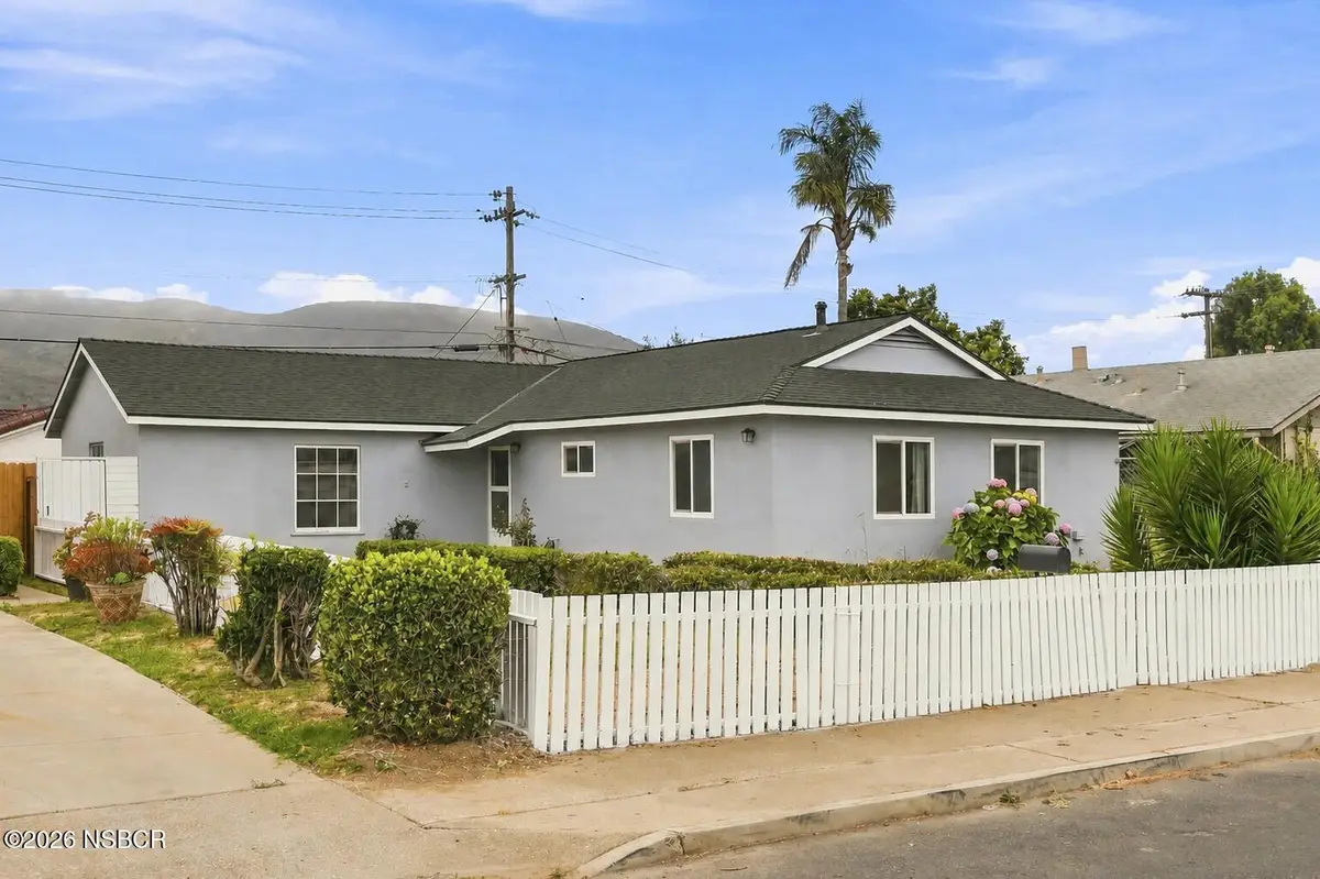 1104 E Peach Avenue, Lompoc, CA 93436 - #1