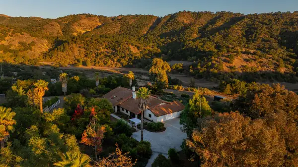 700 Thomas Street, Oak View, CA 93022