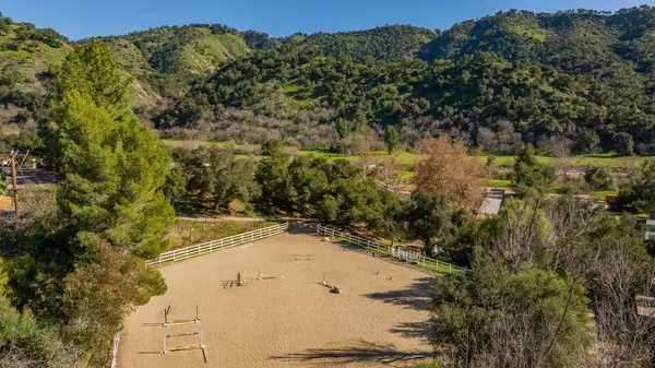 10542 Creek Road, Ojai, CA 93023