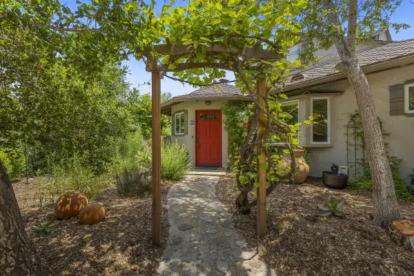 66 Taormina, Ojai, CA 93023