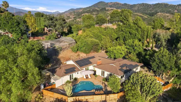 107 Alto Drive, Oak View, CA 93022