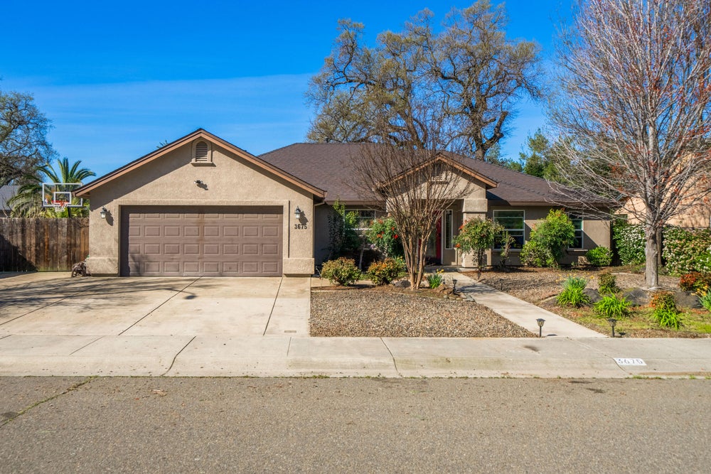 3675 Sacramento Drive, Redding, CA 96001 - BHGRE