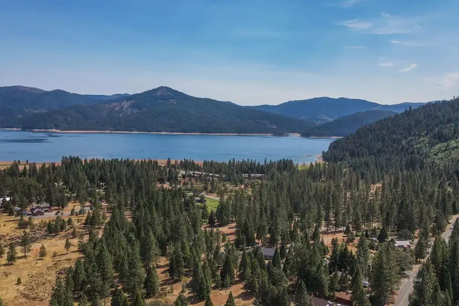 230 Mary Avenue, Trinity Center, CA 96091 - Image #2