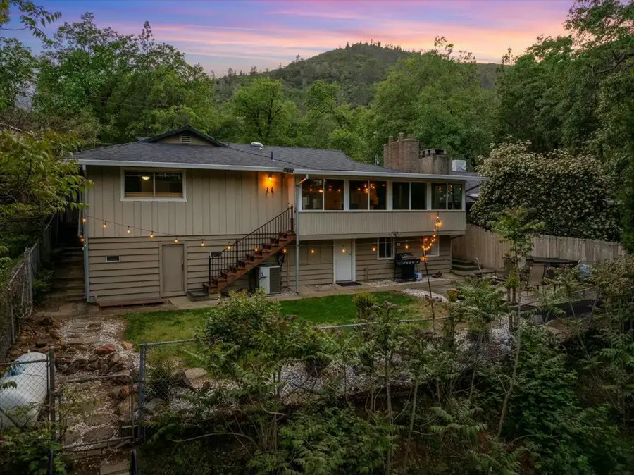 19817 Oak Knoll Drive, Lakehead, CA 96051 - Image #2