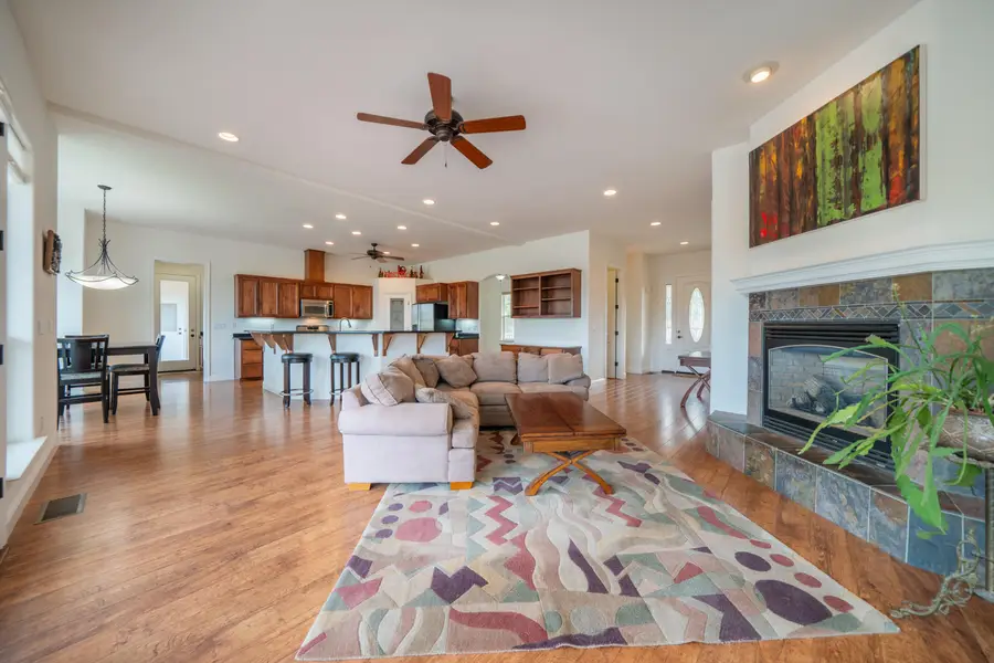 8180 Whispering Oaks Road, Redding, CA 96002 - Image #3