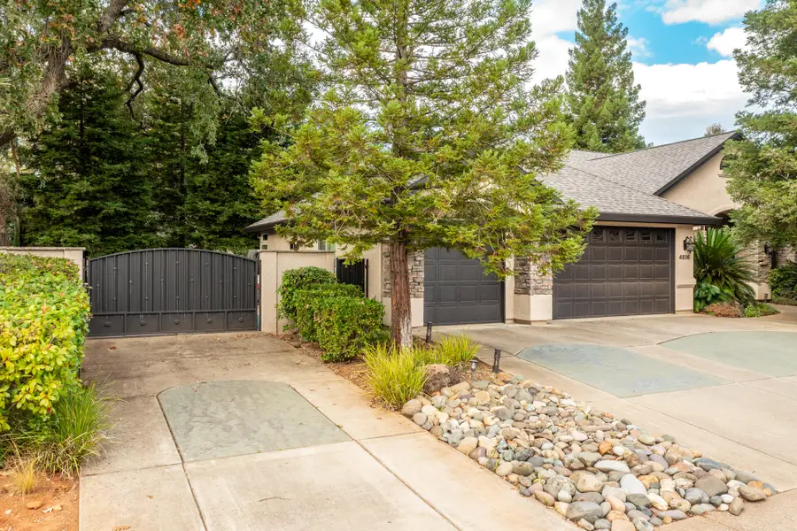4836 St Charles Drive, Redding, CA 96002 - Image #2