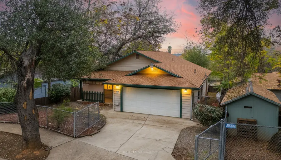 3035 West Street, Redding, CA 96001 - Image #2