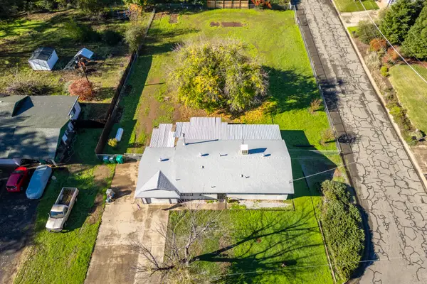 6874 Weeks Road, Redding, CA 96002