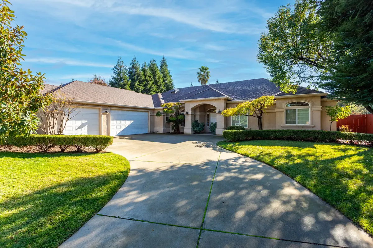 2877 Green Riffle Road, Redding, CA 96002 - Image #1