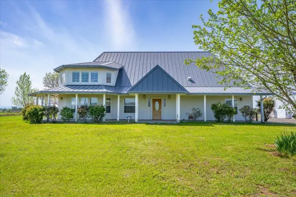 10735 Shasta Boulevard, Los Molinos, CA 96055