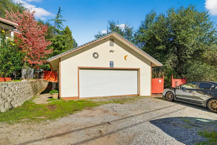 17690 Cowgill Lane, Redding, CA 96003 - Image #2