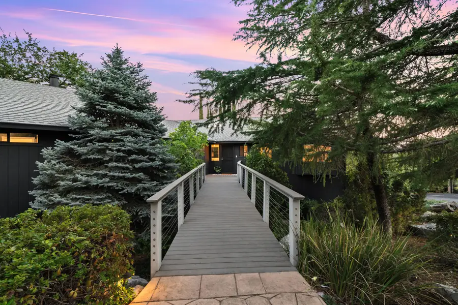 3357 Oakwood Place, Redding, CA 96001 - Image #2