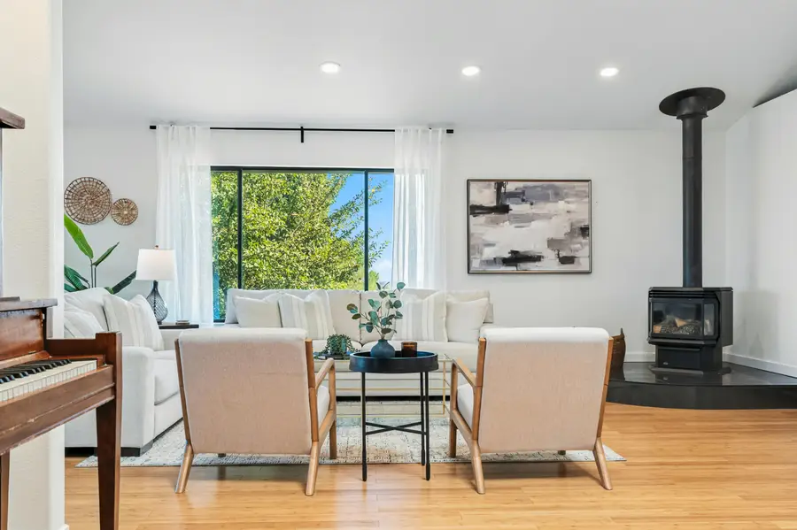 3357 Oakwood Place, Redding, CA 96001 - Image #3