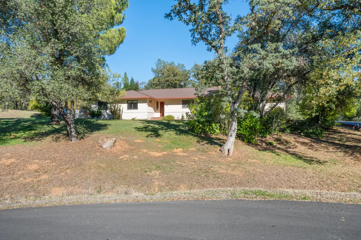 8751 Goldstone Lane, Redding, CA 96001 - Image #1