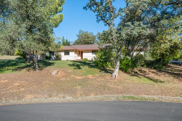 8751 Goldstone Lane, Redding, CA 96001