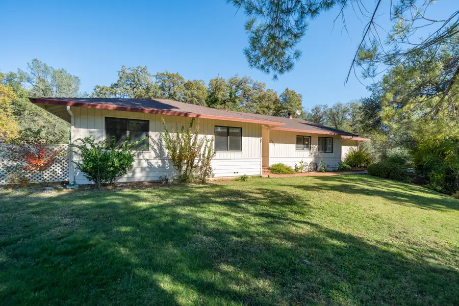 8751 Goldstone Lane, Redding, CA 96001 - Image #2