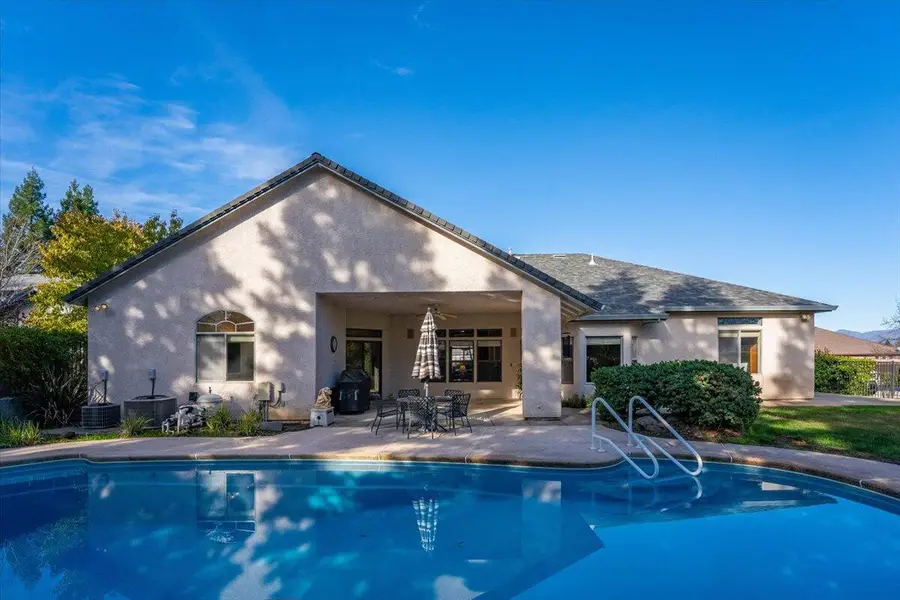 2147 Edinburgh Way, Redding, CA 96003 - Image #3