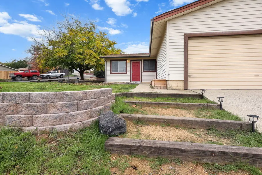 1111 Jaxon Way, Redding, CA 96003 - Image #2