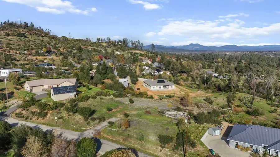 10141 Sandy Lane, Redding, CA 96001 - Image #3