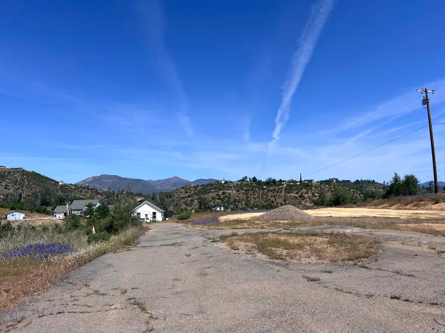 15685 Whispering Woods Trail, Redding, CA 96001 - Image #3