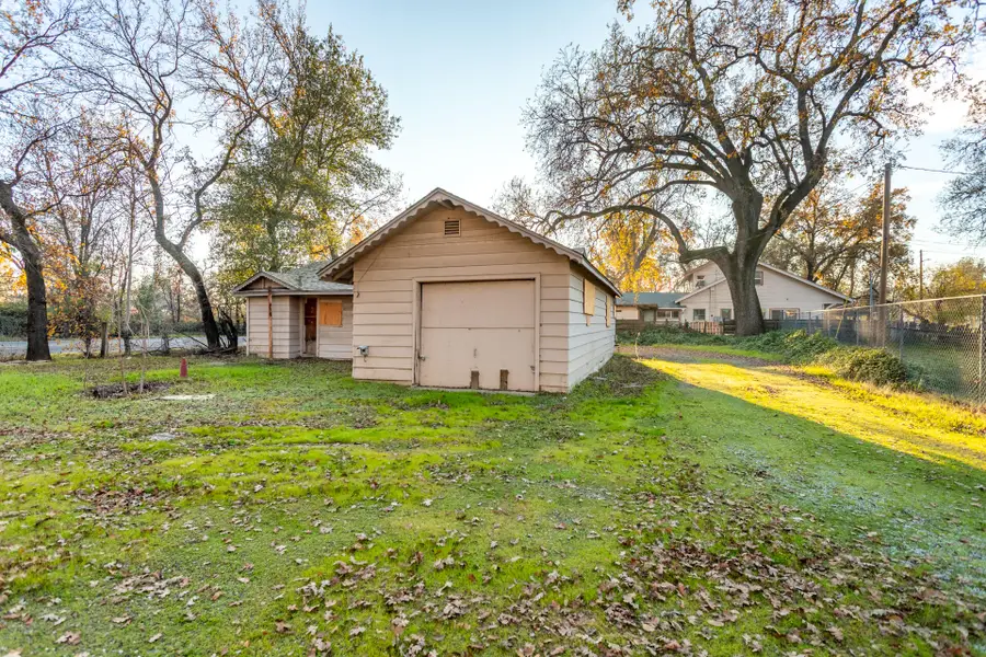 2381 S Bonnyview Road, Redding, CA 96001 - Image #2