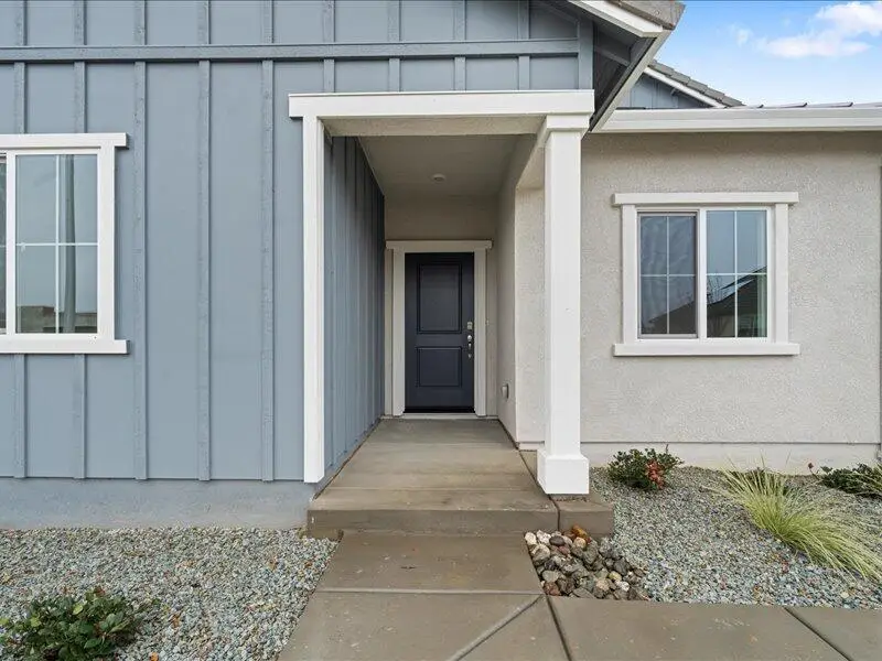 876 Wind Cove Place, Redding, CA 96001 - Image #2