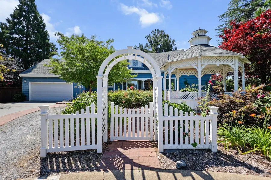 3330 Scenic Drive, Redding, CA 96001 - #3