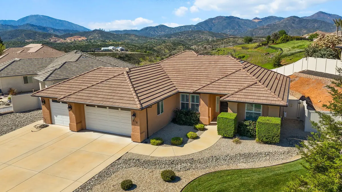 878 Coggins Street, Redding, CA 96003 - #1