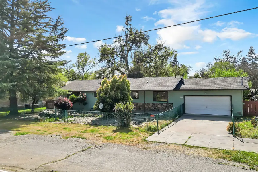 240 D Street, Tehama, CA 96090 - #3