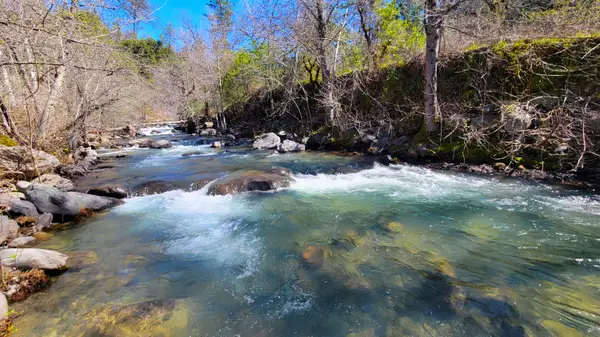 000 Jacey's Tract Road, Oak Run, CA 96069