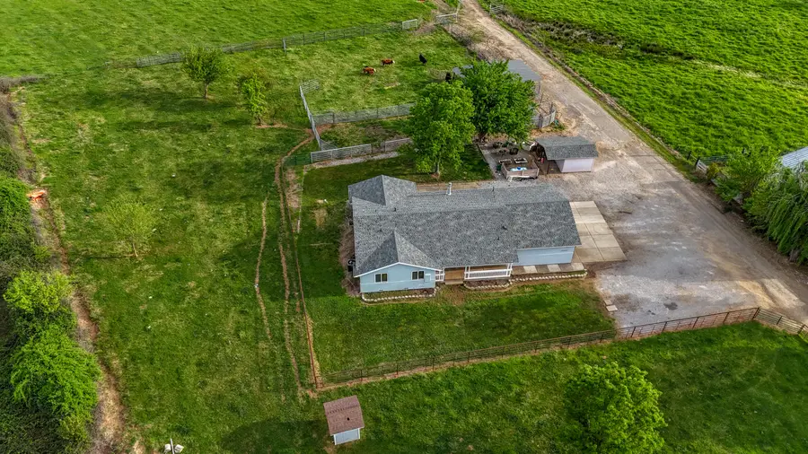 22405 Venzke Road, Cottonwood, CA 96022 - #3