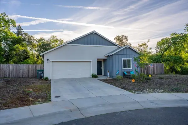 3622 Ginny Court, Redding, CA 96001