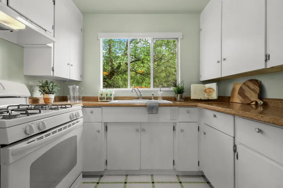 1335 Lodgepole Avenue, Anderson, CA 96007 - #3