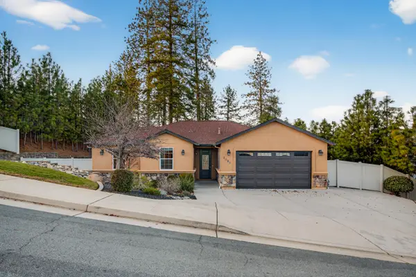 4585 Risstay Way, Shasta Lake, CA 96019