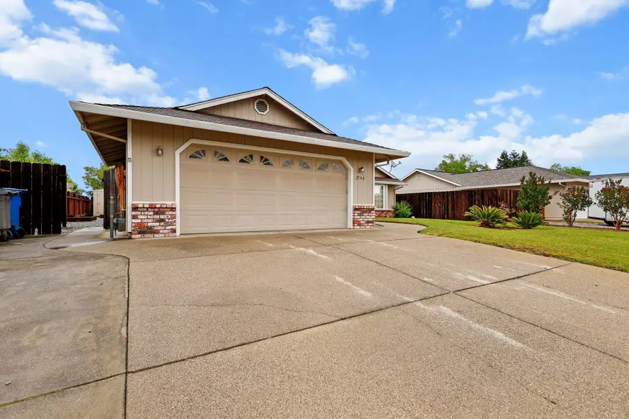 2566 Dewberry Drive, Redding, CA 96003 - #3