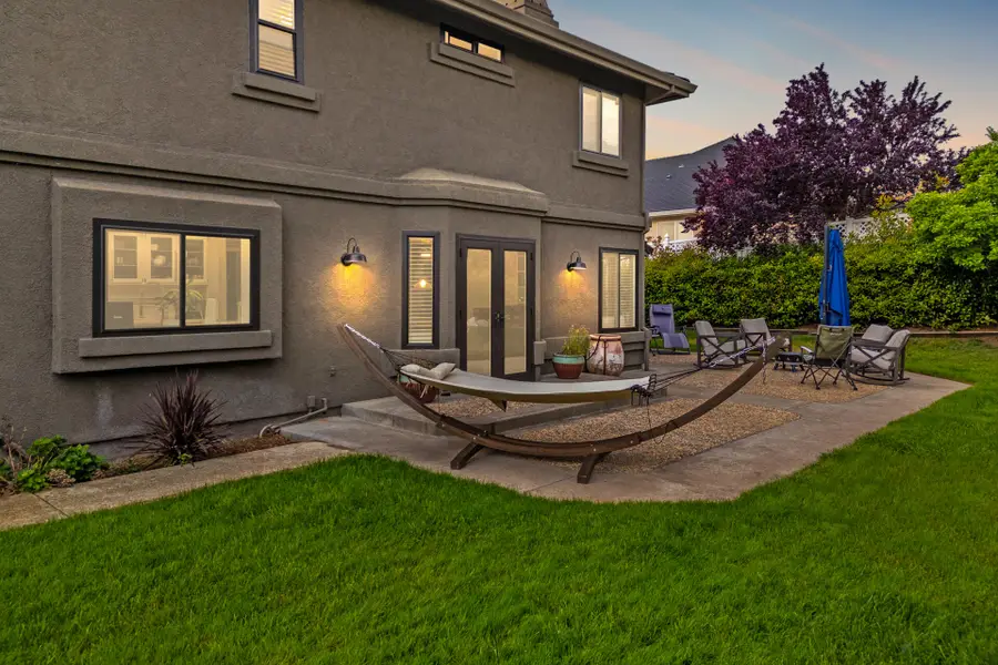 985 River Bend Road, Redding, CA 96003 - #2